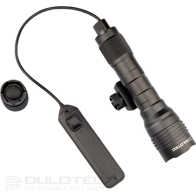 Lanterna Dulotec G20 pentru carabină, cu declanșator rapid și silențios, livrată împreună cu accesoriile de montare, bateria și încărcătorul » Lanternaputernica.RO