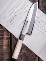 Cuțit de bucătărie Fuji Cutlery Ryutoku Santoku FC-579 cu mâner din lemn de magnolie » Lanternaputernica.RO