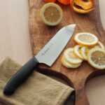 Cuțit de bucătărie Santoku Fuji Cutlery FC-680 Wisteria — Negru » Lanternaputernica.RO