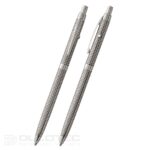 Fisher Space Pen, model Shuttle cu design negru în carouri – B4 » Lanternaputernica.RO