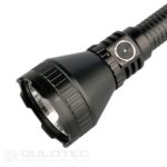 Lanternă puternică cu rază lungă de acțiune Dulotec Tracker 1300 – Până la 6.500 de lumeni, până la 1.300 de metri » Lanternaputernica.RO