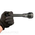 Lanternă puternică cu rază lungă de acțiune Dulotec Tracker 1300 – Până la 6.500 de lumeni, până la 1.300 de metri » Lanternaputernica.RO