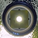 Lanternă puternică cu rază lungă de acțiune Dulotec Tracker 1300 – Până la 6.500 de lumeni, până la 1.300 de metri » Lanternaputernica.RO