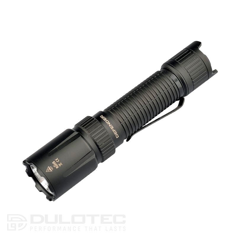 Lanternă tactică Dulotec Defender – 2.300 de lumeni, rază de acțiune de până la 530 de metri » Lanternaputernica.RO